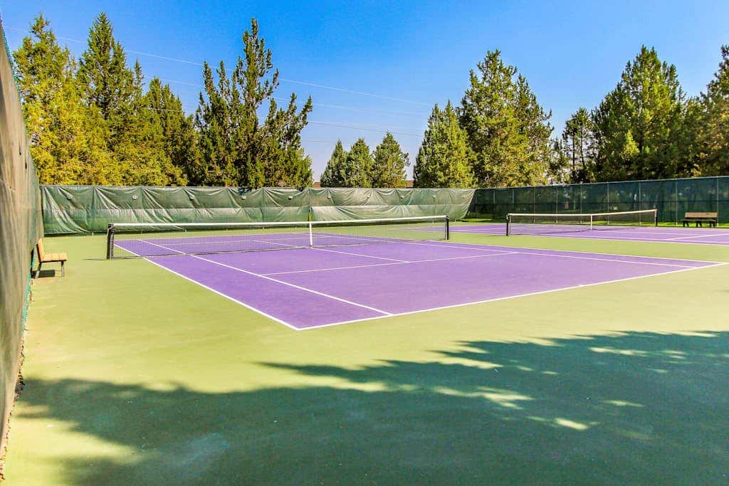 Relaxation & Adventure in Eagle Crest - Charming Townhouse with Resort Amenities