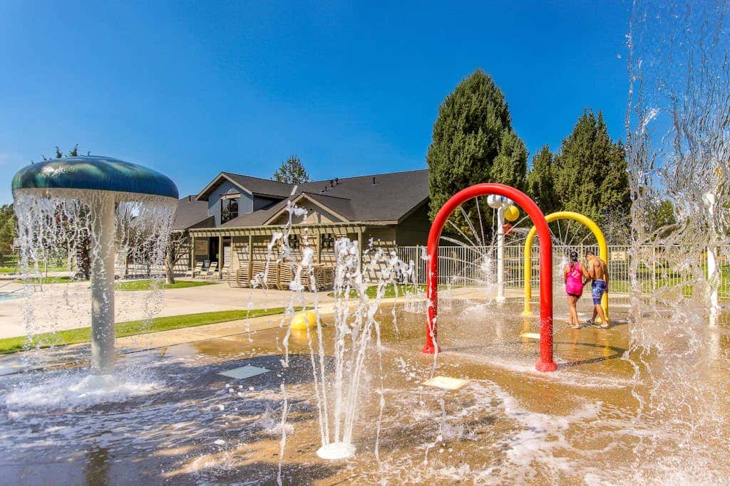 Relaxation & Adventure in Eagle Crest - Charming Townhouse with Resort Amenities