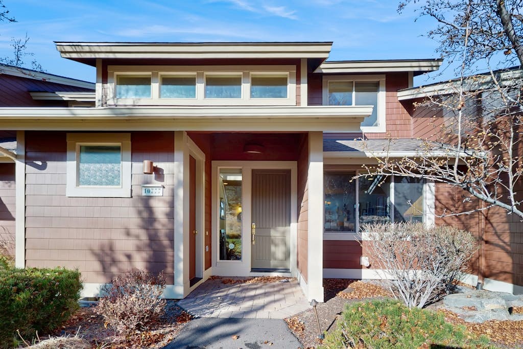 Dog-friendly townhome with mountain views, pools, hot tubs, fitness room, & W&D