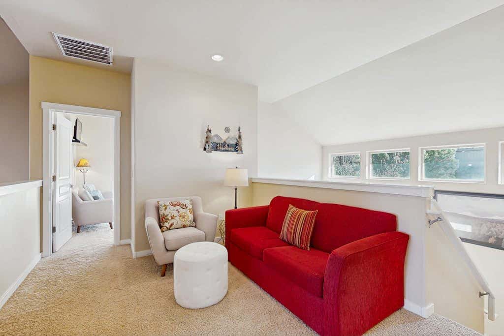 Dog-friendly townhome with mountain views, pools, hot tubs, fitness room, & W&D