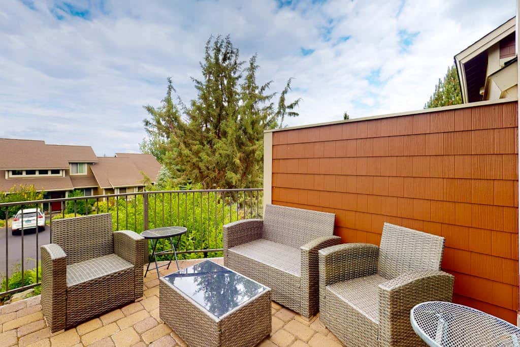 Dog-friendly townhome with mountain views, pools, hot tubs, fitness room, & W&D