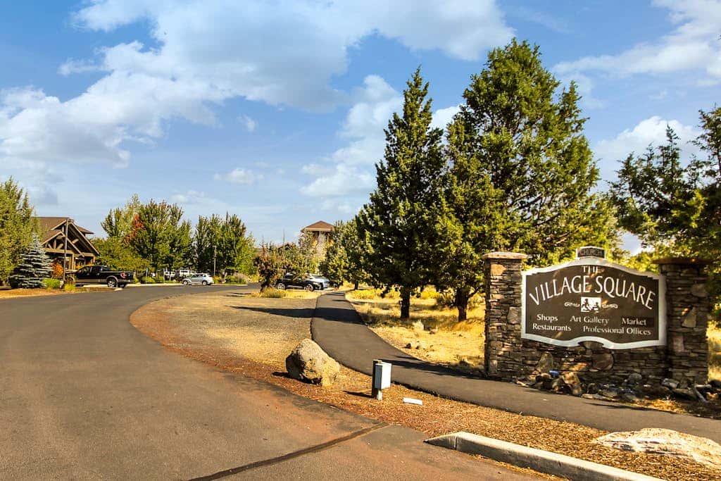 Dog-friendly townhome with mountain views, pools, hot tubs, fitness room, & W&D