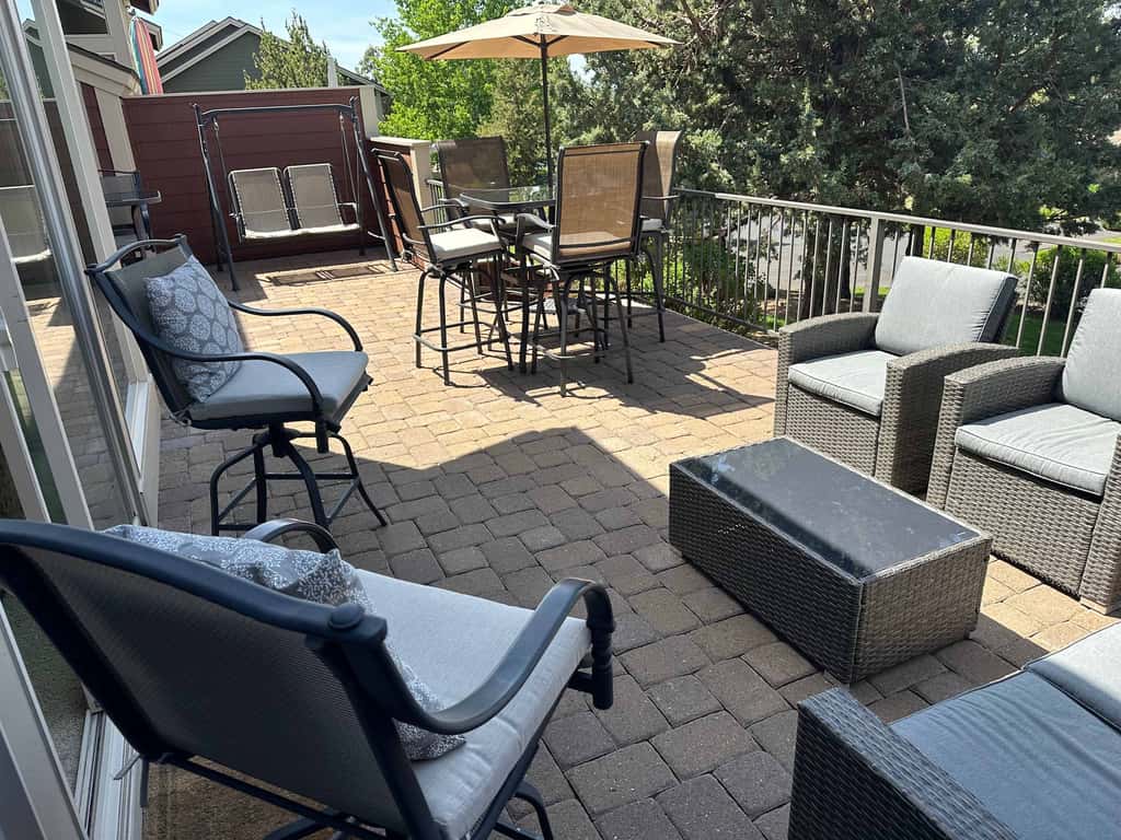 Dog-friendly townhome with mountain views, pools, hot tubs, fitness room, & W&D