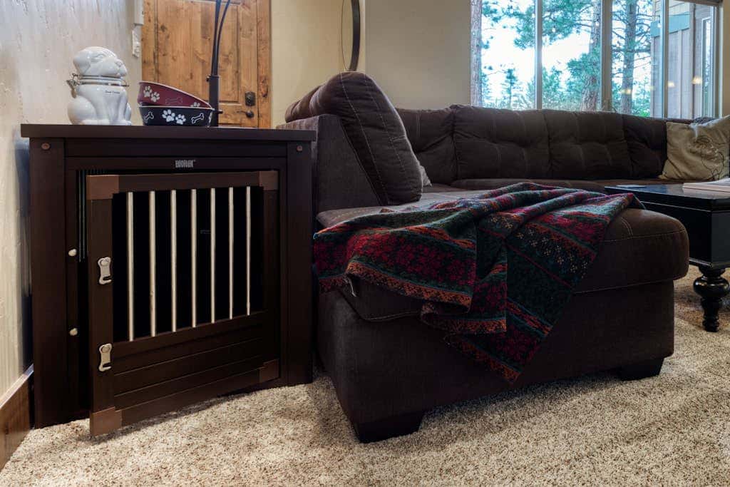 Downtown Sisters home with private hot tub & fenced yard - dogs welcome