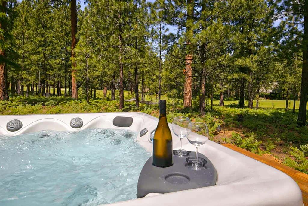 A modern mountain retreat designed for gathering, comfort and connection