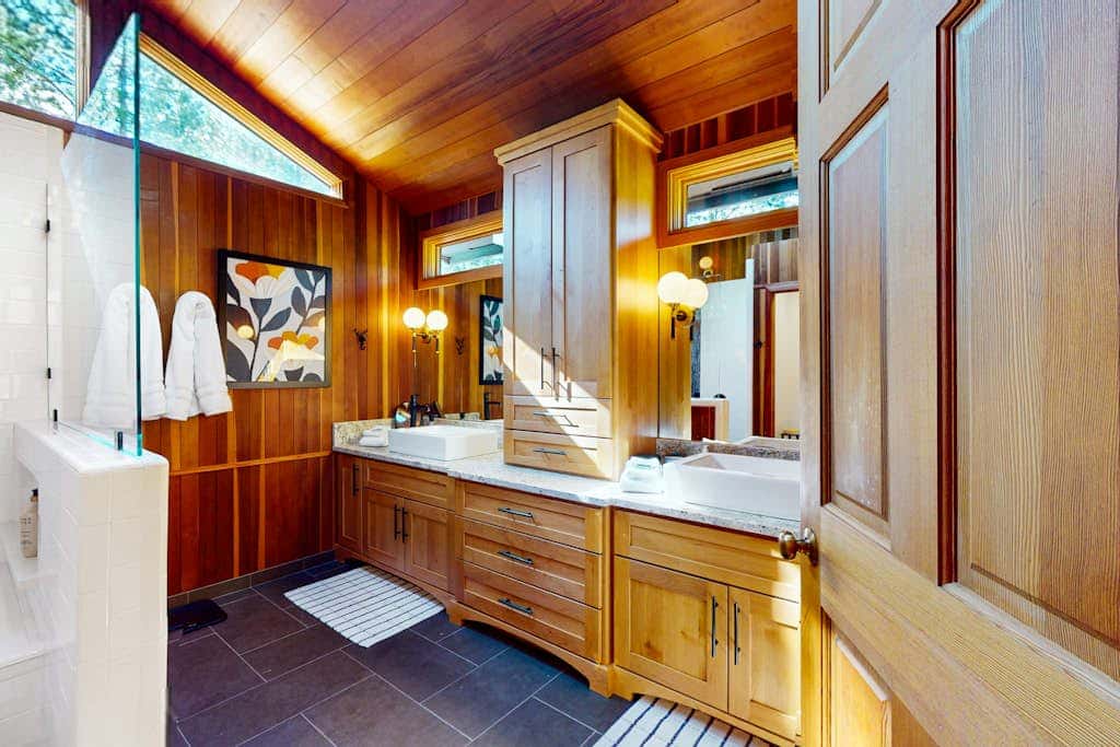 A modern mountain retreat designed for gathering, comfort and connection