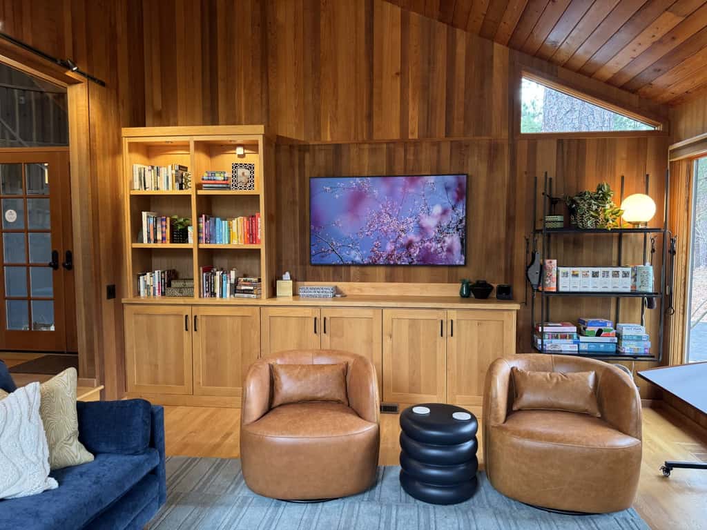 A modern mountain retreat designed for gathering, comfort and connection