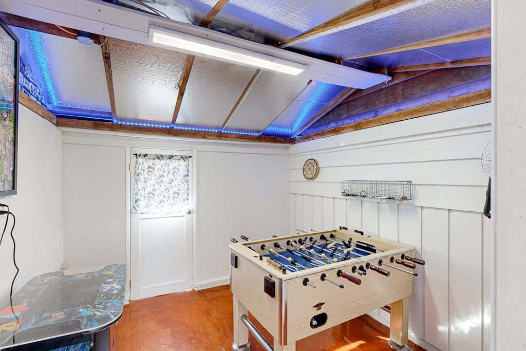 Cozy family-friendly home with game room, valley views, private hot tub, grill