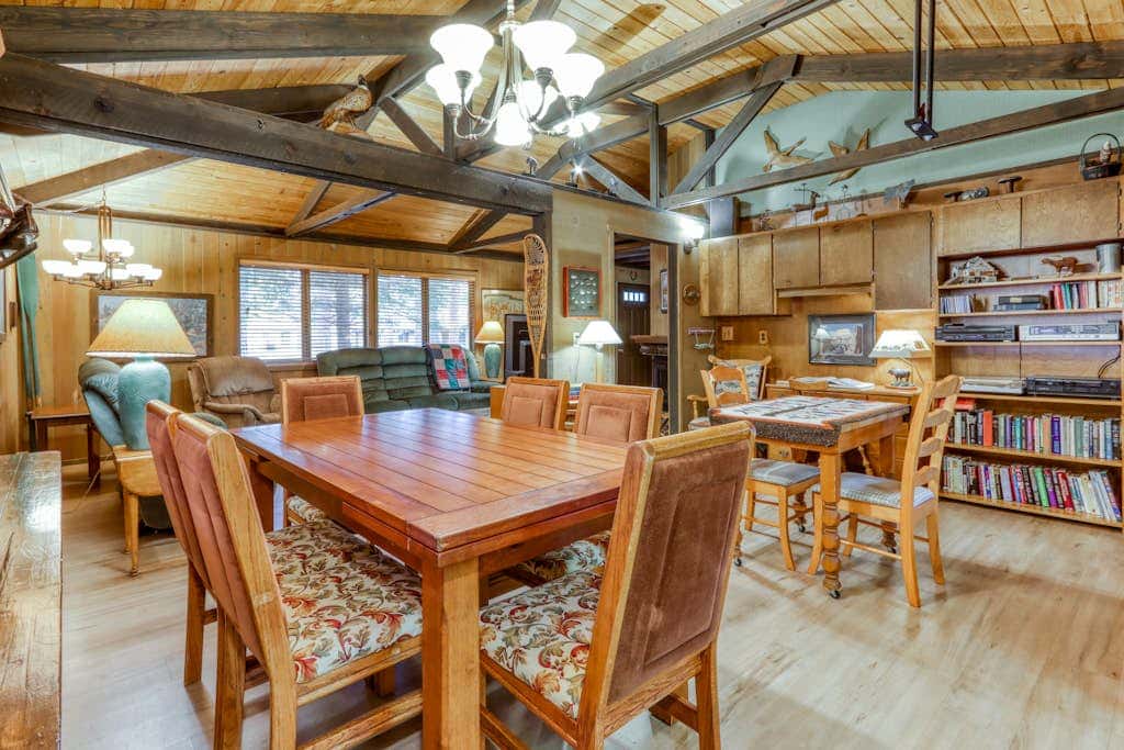 Dog-Friendly Cabin Close to the Village - SHARC Passes Included