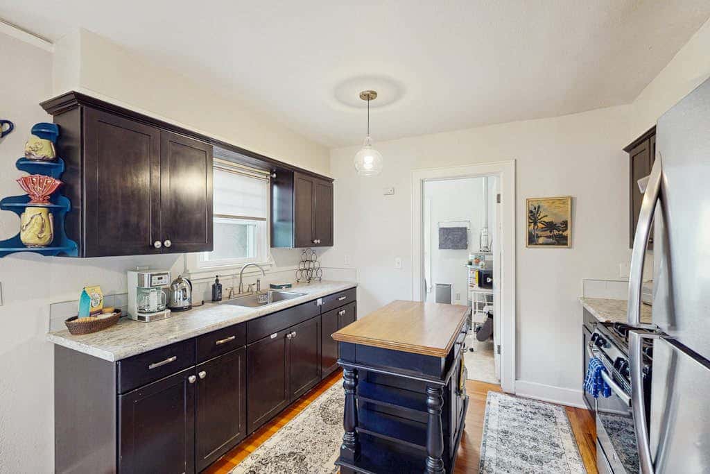 Cozy, vintage home in Eugene located in quiet & eclectic neighborhood close to downtown.