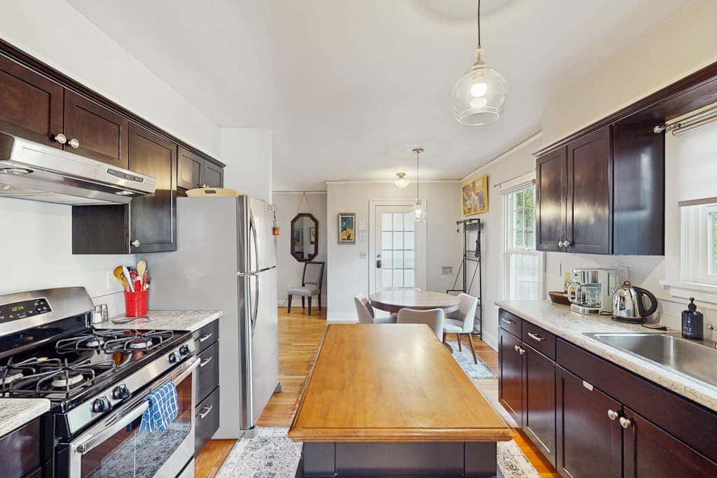 Cozy, vintage home in Eugene located in quiet & eclectic neighborhood close to downtown.
