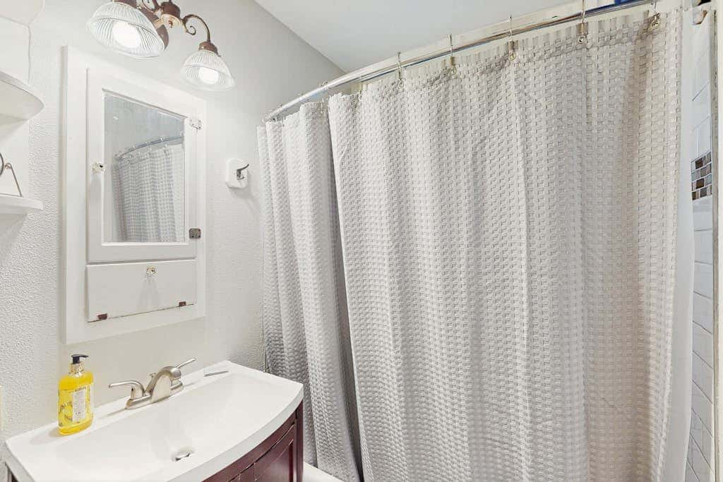 Cozy, vintage home in Eugene located in quiet & eclectic neighborhood close to downtown.