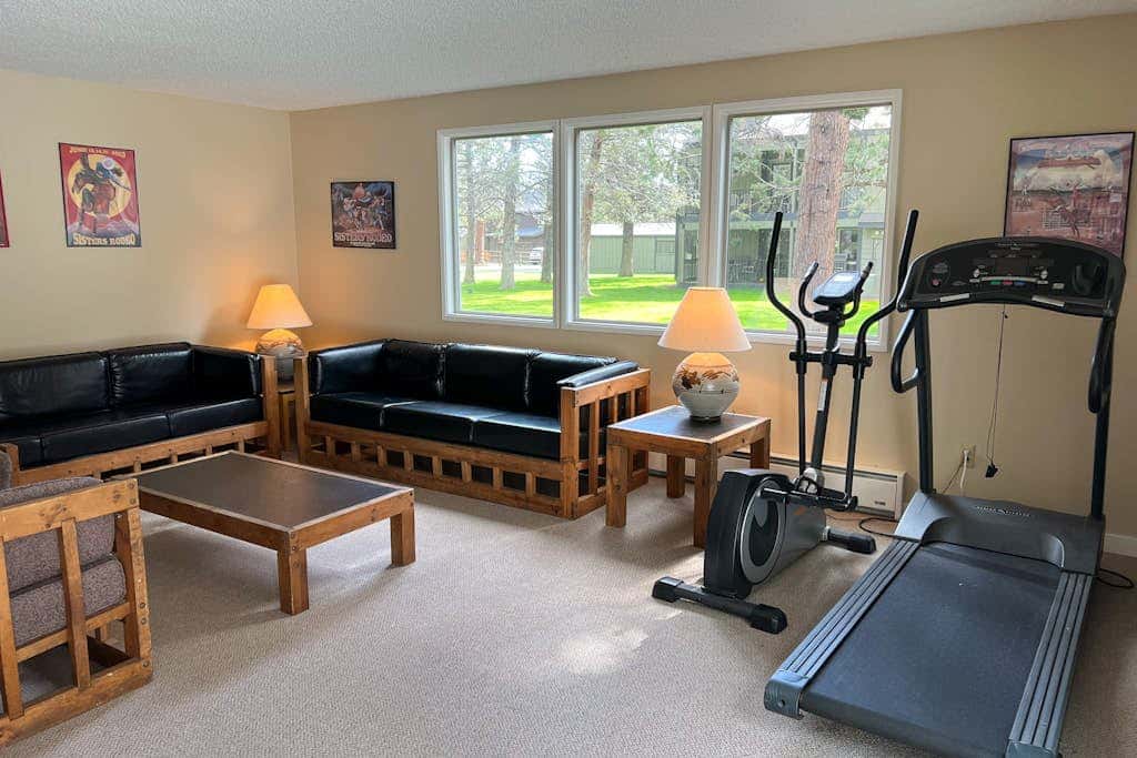 Delightful escape near downtown with shared pool & hot tub, rec room, & large deck