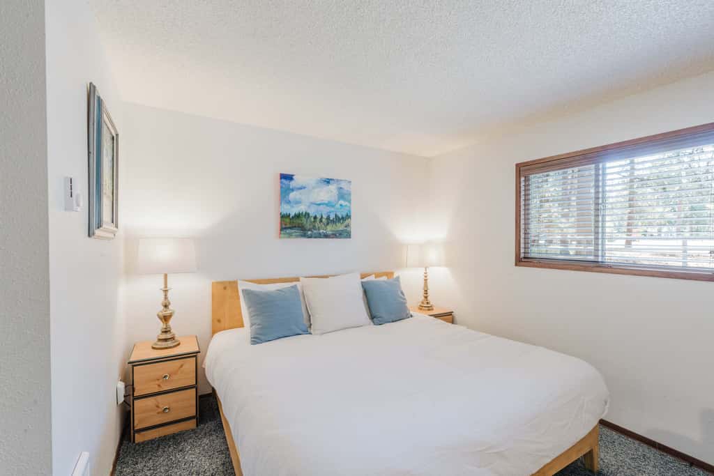 Delightful escape near downtown with shared pool & hot tub, rec room, & large deck