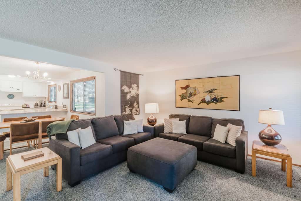 Delightful escape near downtown with shared pool & hot tub, rec room, & large deck