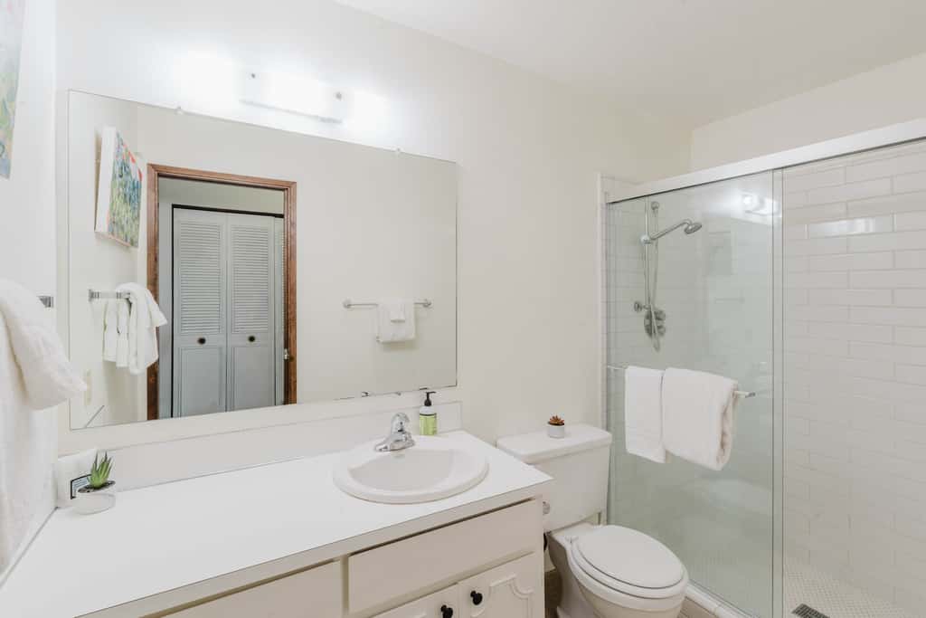 Delightful escape near downtown with shared pool & hot tub, rec room, & large deck