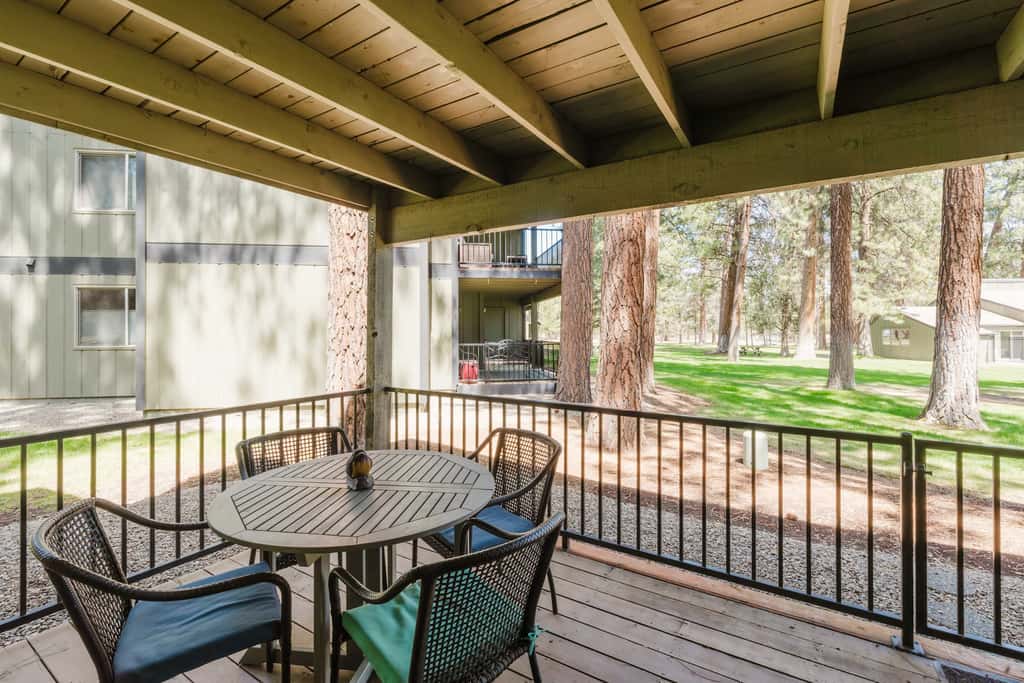Delightful escape near downtown with shared pool & hot tub, rec room, & large deck