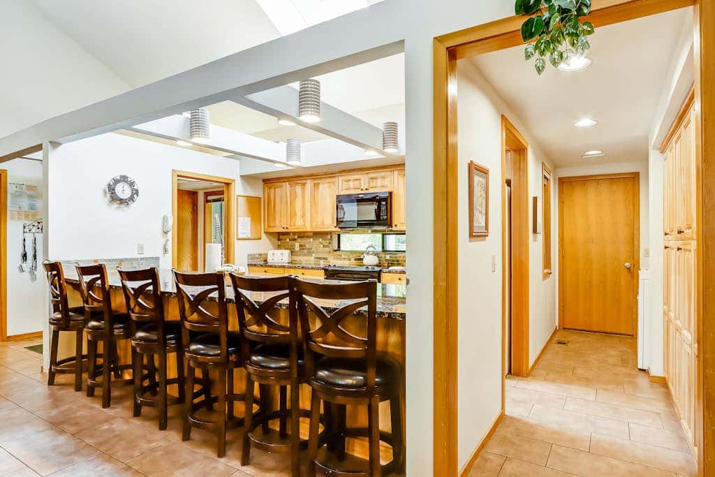 Vintage mountain home with private hot tub & SHARC access - dogs welcome