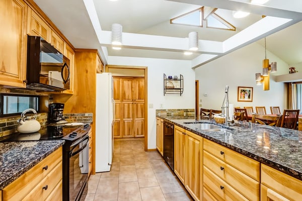 Lassen Lane 16
