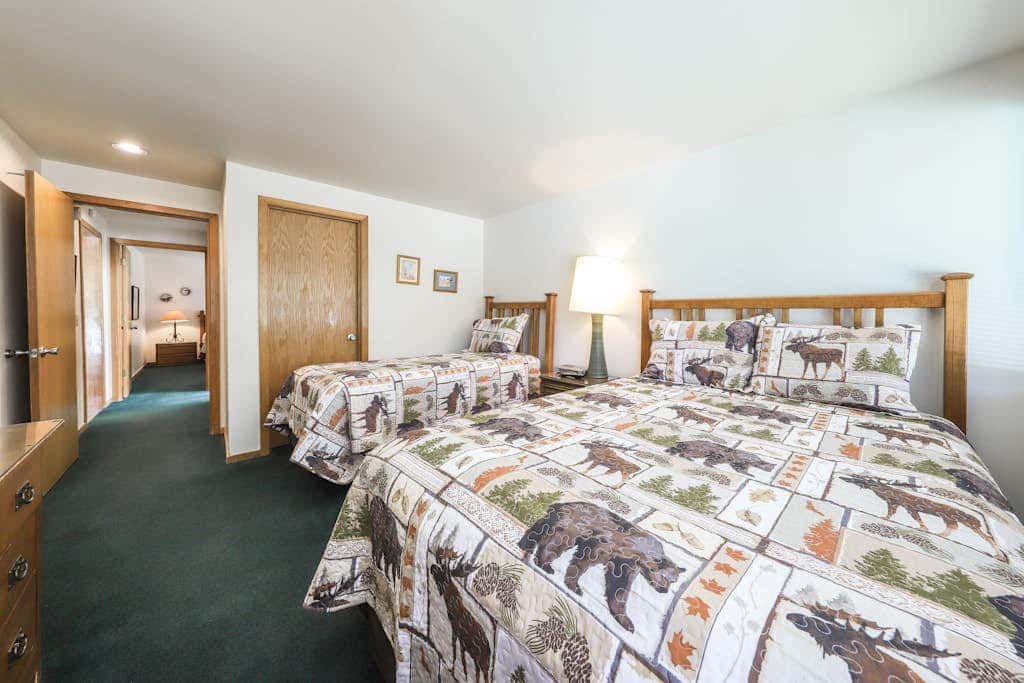 Vintage mountain home with private hot tub & SHARC access - dogs welcome