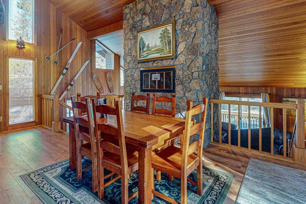 Inviting Updated Sunriver Home in Great Location with Large Deck, Private Hot Tub