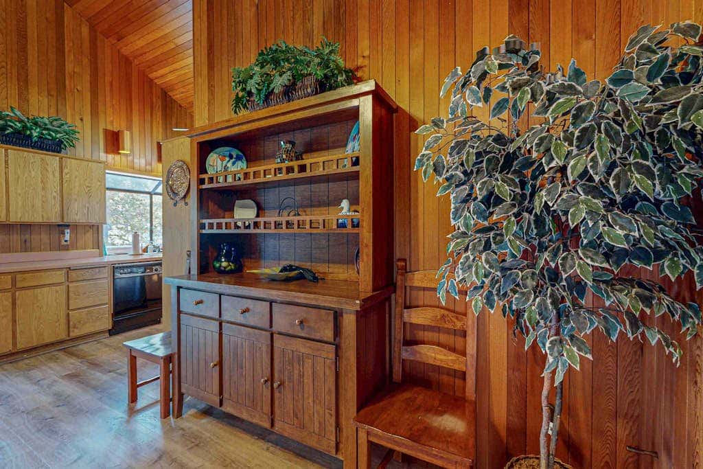 Inviting Updated Sunriver Home in Great Location with Large Deck, Private Hot Tub