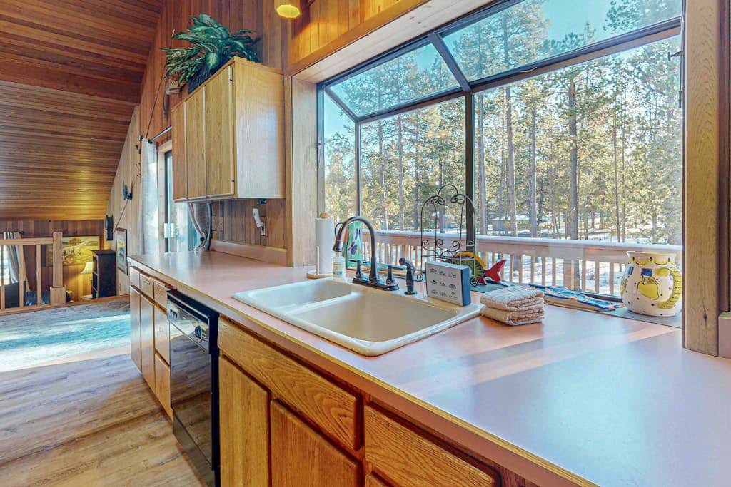Inviting Updated Sunriver Home in Great Location with Large Deck, Private Hot Tub