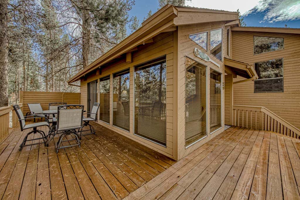 Inviting Updated Sunriver Home in Great Location with Large Deck, Private Hot Tub