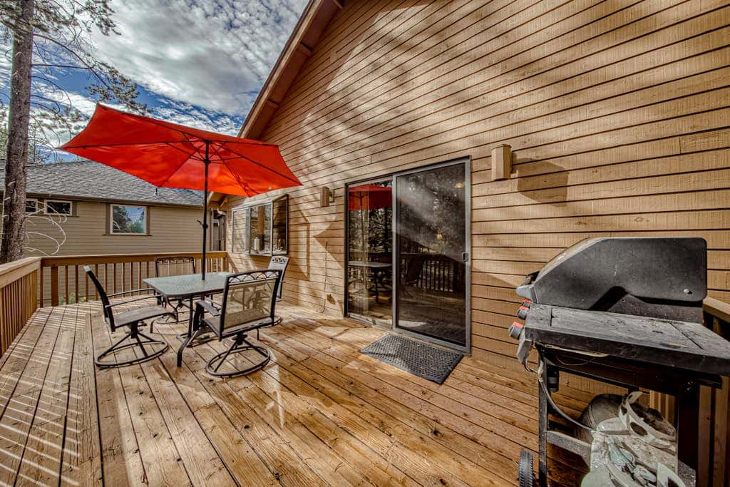 Inviting Updated Sunriver Home in Great Location with Large Deck, Private Hot Tub