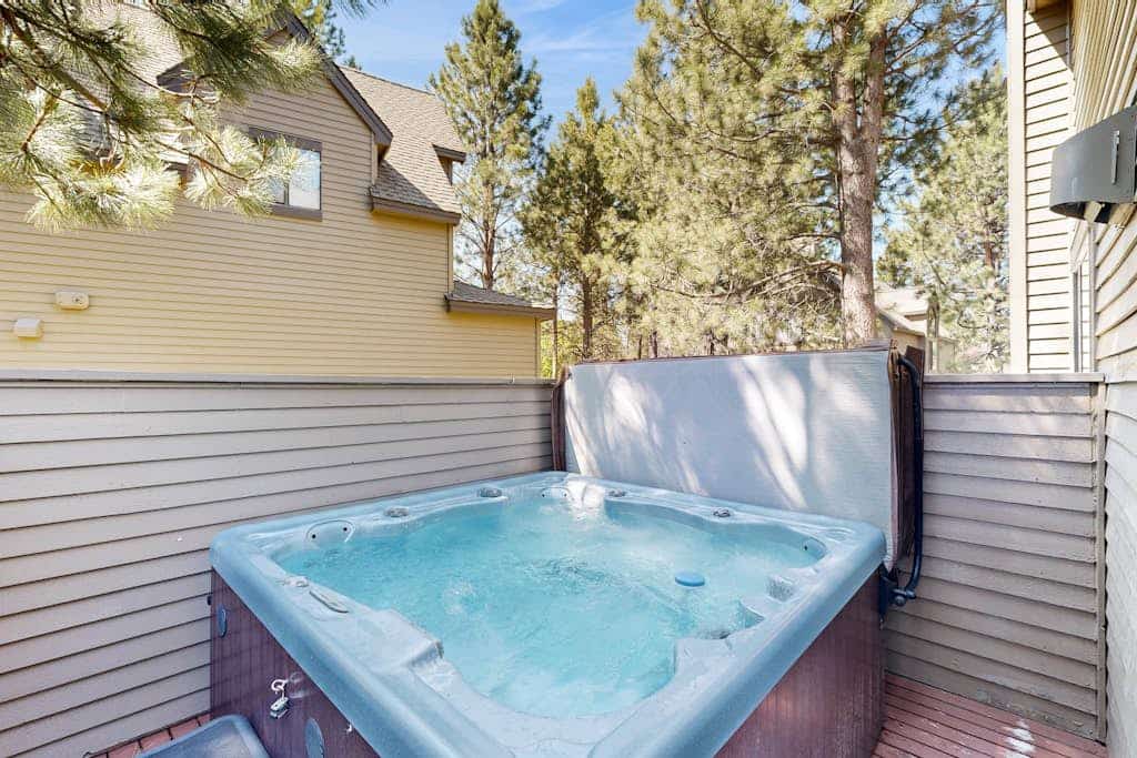 Charming home with private hot tub, shared pool, & SHARC access