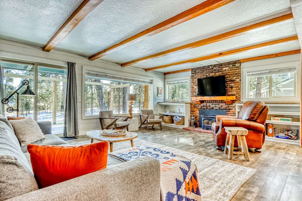 Quaint, riverfront home with woodstove, patio, deck, board games & washer&dryer