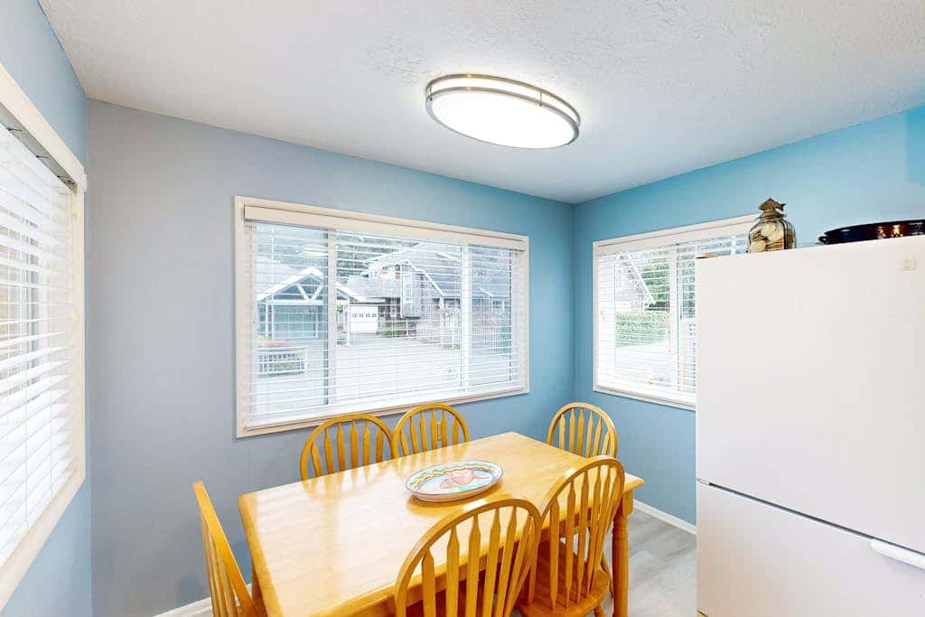 Dog-Friendly Home Close to the Beach