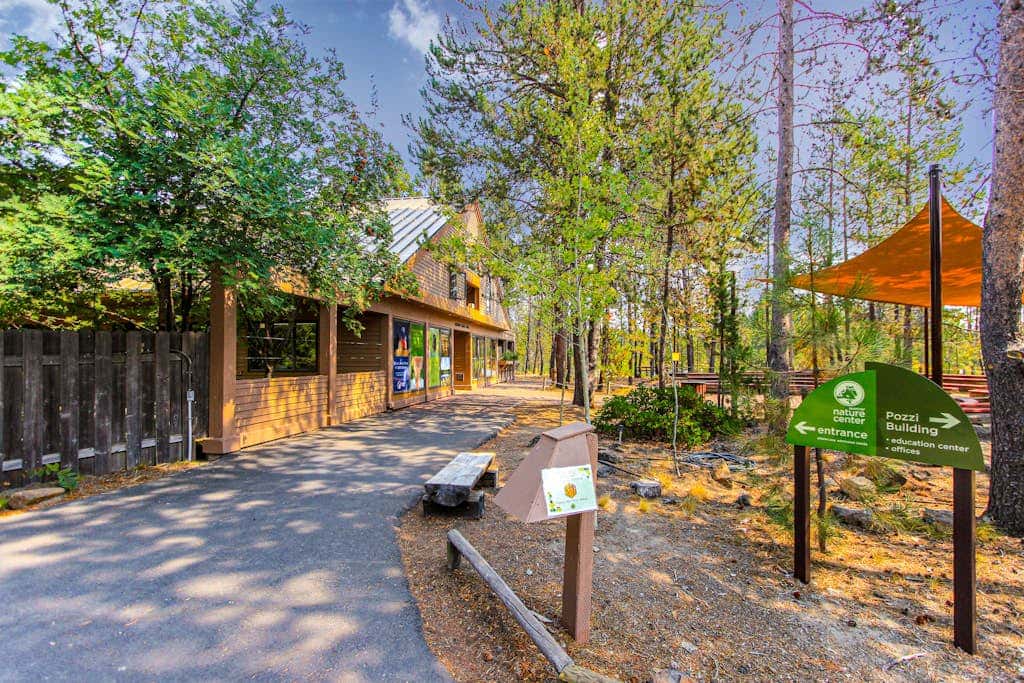 Loft home with private hot tub, deck, grill, fireplace, & 10 SHARC passes
