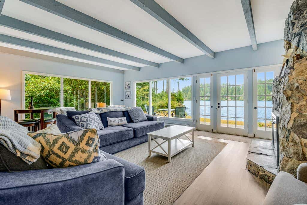 Waterfront retreat with lake views & private hot tub