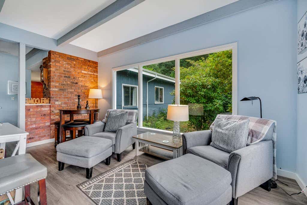 Waterfront retreat with lake views & private hot tub