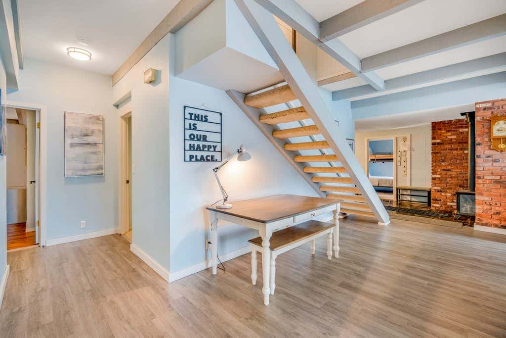 Waterfront retreat with lake views & private hot tub