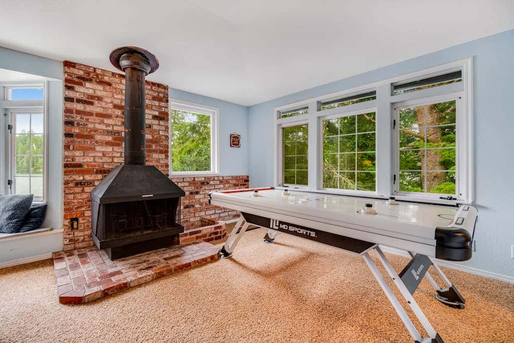 Waterfront retreat with lake views & private hot tub