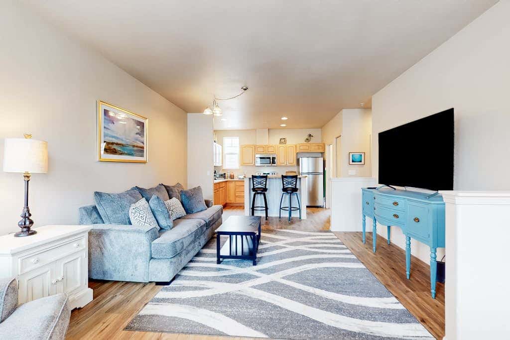 Dog-friendly condo with river views, private W&D, full kitchen, & great location