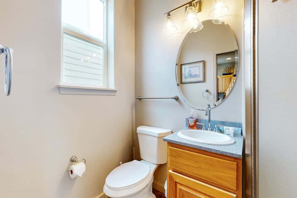 Dog-friendly condo with river views, private W&D, full kitchen, & great location