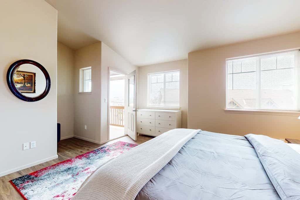 Dog-friendly condo with river views, private W&D, full kitchen, & great location