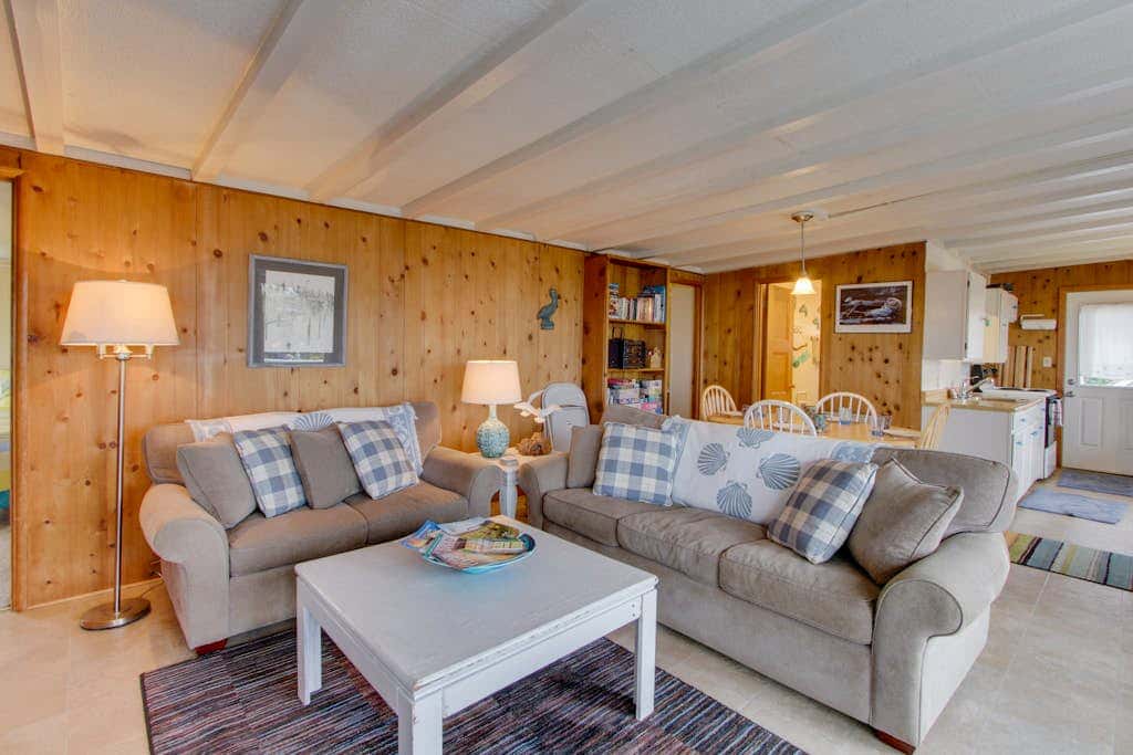 Cozy Cottage with Spectacular Ocean Views - Dog Friendly