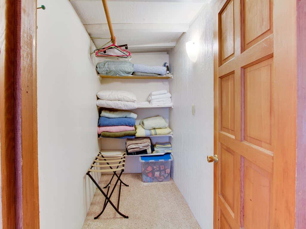 Cozy Cottage with Spectacular Ocean Views - Dog Friendly