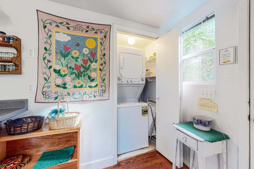 Beautiful Dog-Friendly Home on the Lake - Great Views & Private Dock