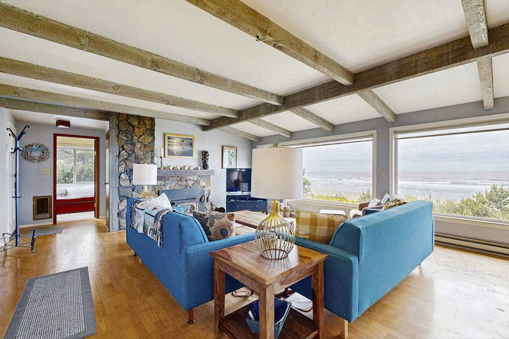 Oceanfront Home with Stunning Views & Private Beach Access - Dogs OK