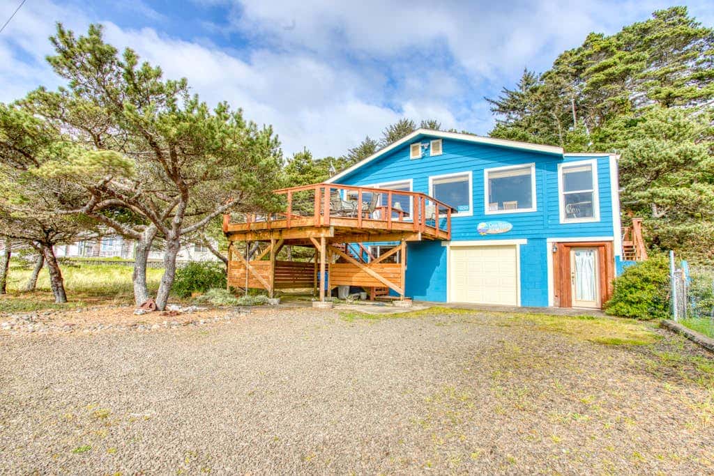 Dog-Friendly Home with Ocean Views, Easy Beach and Bay Access, and Free WiFi