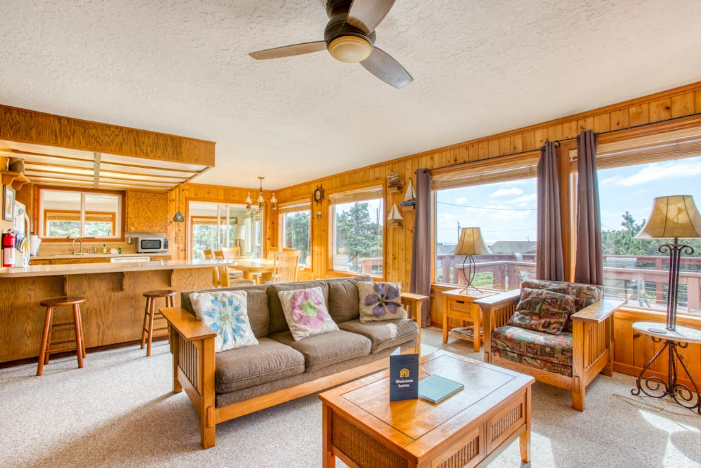 Dog-Friendly Home with Ocean Views, Easy Beach and Bay Access, and Free WiFi