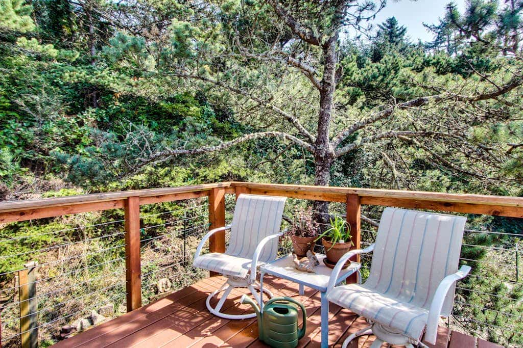 Dog-Friendly Home with Ocean Views, Easy Beach and Bay Access, and Free WiFi