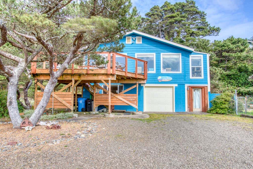Dog-Friendly Home with Ocean Views, Easy Beach and Bay Access, and Free WiFi