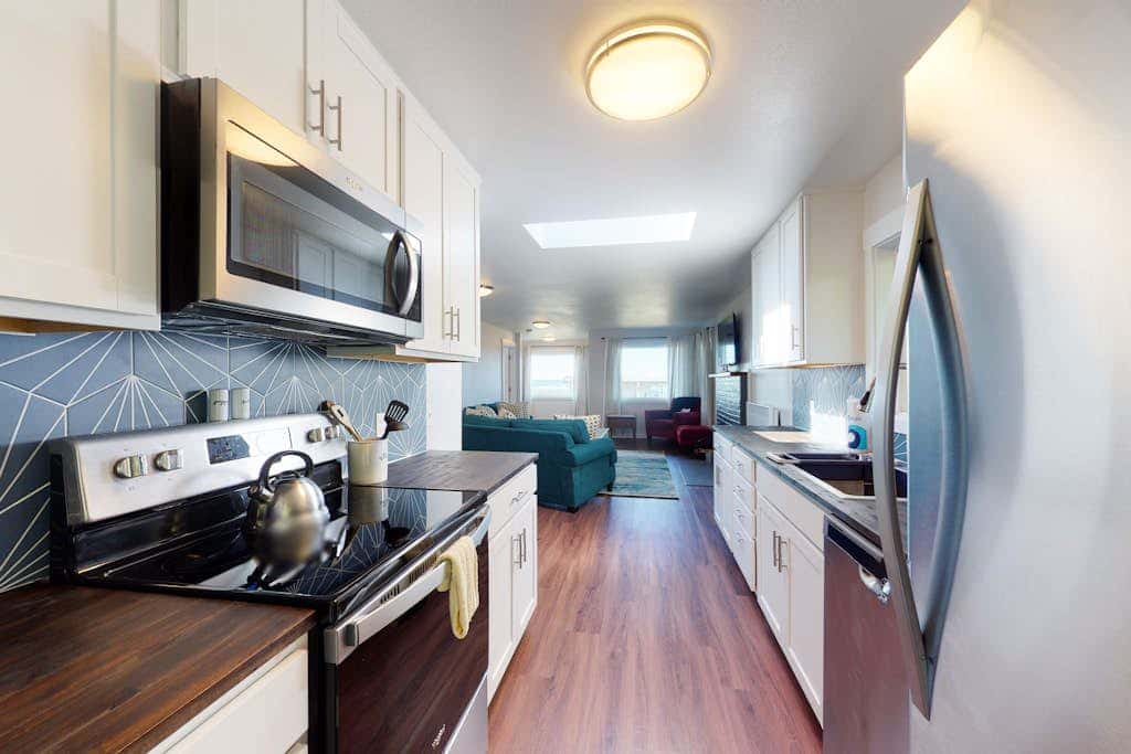 Beautifully renovated home across street from beach access - dogs welcome