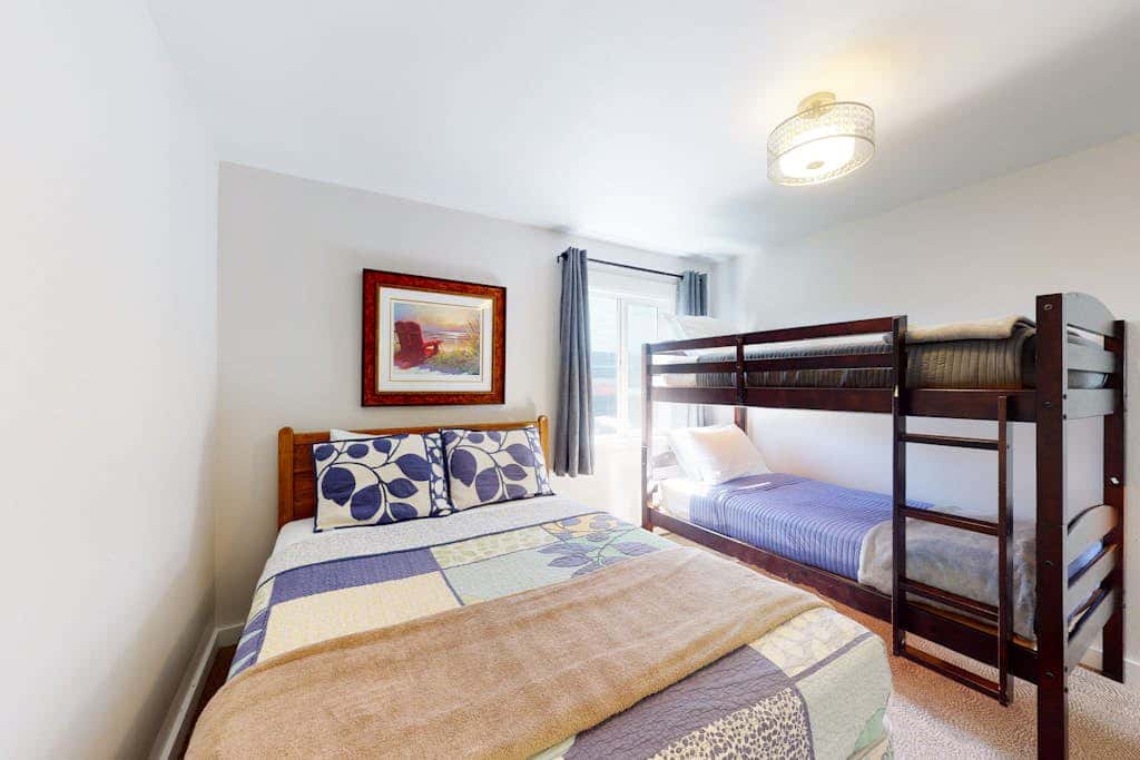 Beautifully renovated home across street from beach access - dogs welcome